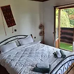 Holiday home капсъзовата къща Leshten