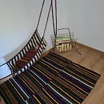 капсъзовата къща Holiday home Leshten