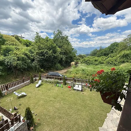 капсъзовата къща Case de vacanță Leşten