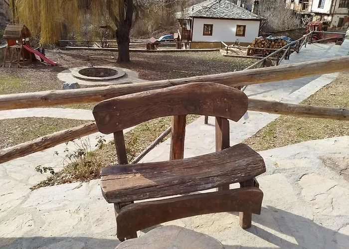 капсъзовата къща Holiday home Leshten