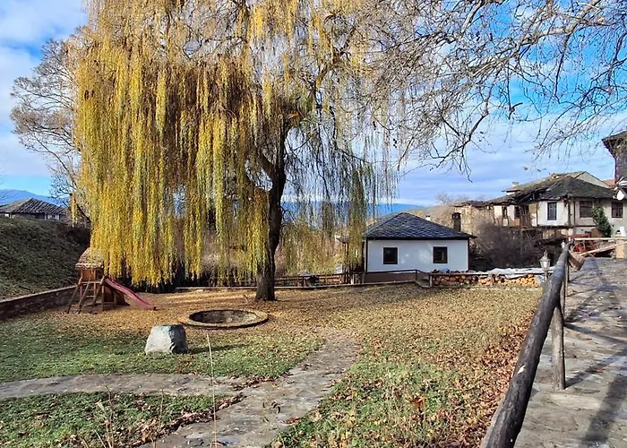 капсъзовата къща Leshten